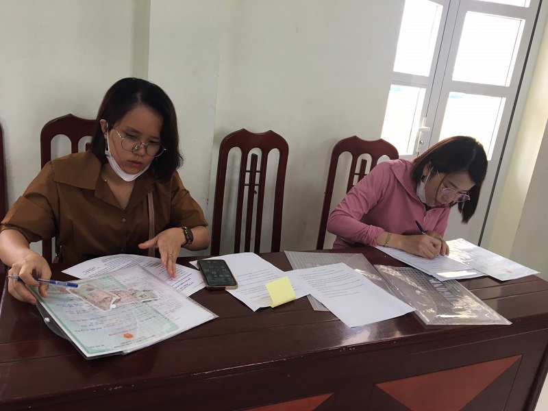 phụ huynh tuyển sinh trực tuyến