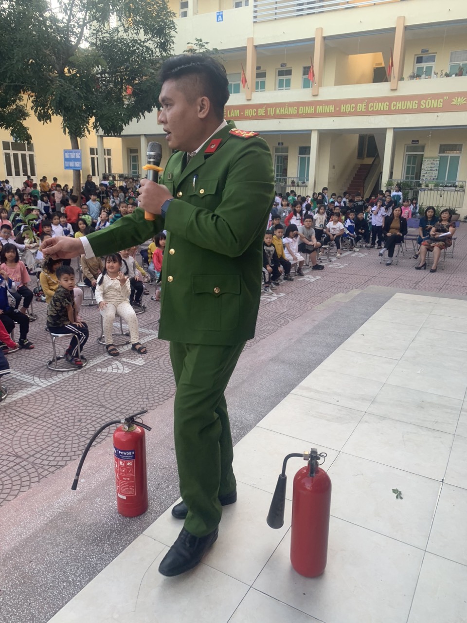 Tuyên truyền PCCC-CNCH cho CB,GV,HS